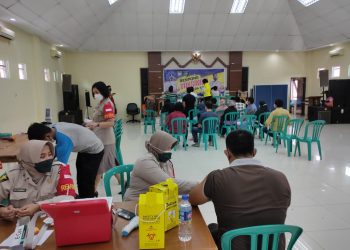 Respon Vaksinasi Polda Kepri Kembali Laksanakan Vaksinasi Massal Pada Masyarakat