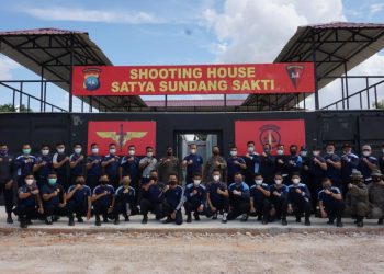 Satbrimob Polda Kepri Berikan Pembekalan dan Latihan Menembak Kepada Petugas Rutan Kelas II Batam
