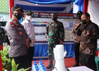 Sidak Posko PPKM RW 03 Cilangkap, Panglima TNI Ingatkan Pentingnya Prokes Covid-19