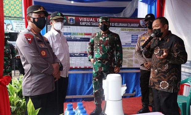 Sidak Posko PPKM RW 03 Cilangkap, Panglima TNI Ingatkan Pentingnya Prokes Covid-19