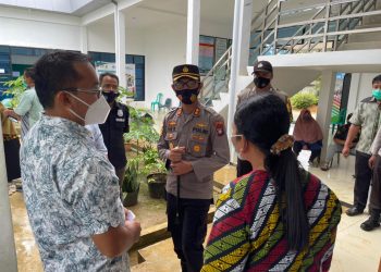 Tinjau Pelaksanaan Vaksinasi, Kapolres Natuna : Intinya Polri Juga Menerima Vaksin Yang Sama Dengan Masyarakat