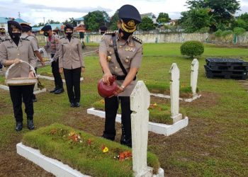 Upacara Tabur Bunga Dalam Rangka HUT Bhayangkara ke-75 Tahun 2021