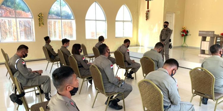 Upaya Menjadikan Personel Satbrimob Polda Kepri yang Beriman dan Bertaqwa Melalui kegiatan Pembinaan Rohani dan Mental