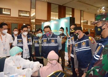 Kadin, TNI dan Polri Menyelenggarakan Vaksinasi