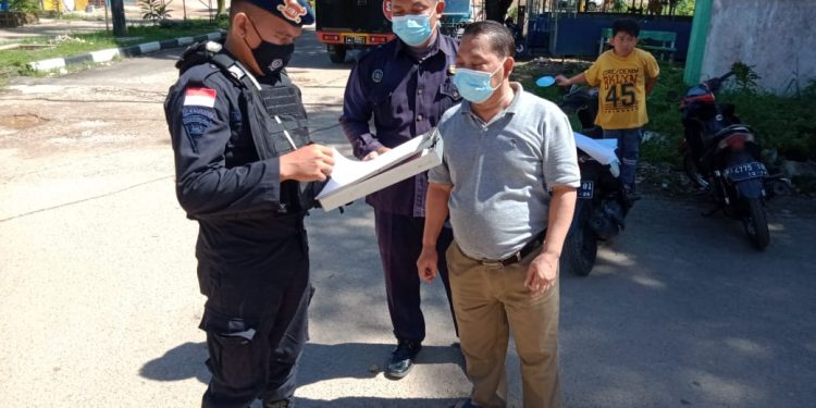 Antisipasi Penyebaran Covid-19, Satbrimob Polda Kepri Terus Lakukan Penyemprotan Desinfektan Disejumlah Lokasi