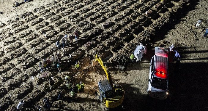 Hentikan Aktivitas, Hening Cipta untuk Korban COVID Dimulai Pukul 10.07 WIB