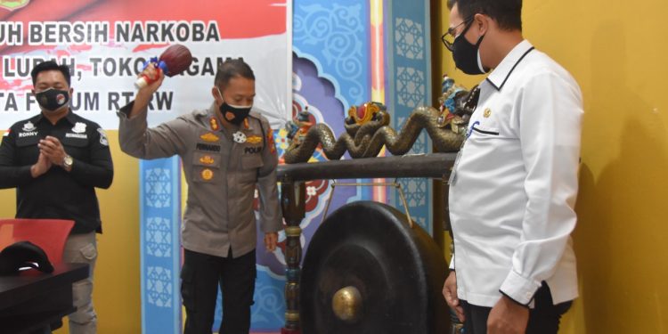 Kapolres Tanjungpinamg Resmikan Kampung Tangguh Bersih Narkoba