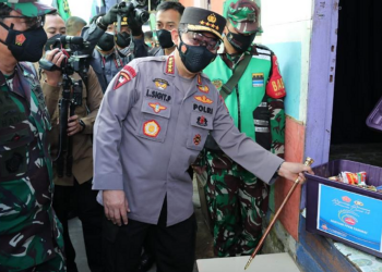 Kapolri Instruksikan Jajarannya Percepat Distribusi Bansos PPKM Darurat ke Warga