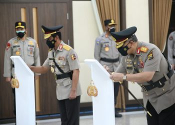 Kapolri Naikkan Pangkat 7 Pati di HUT Bhayangkara ke-75