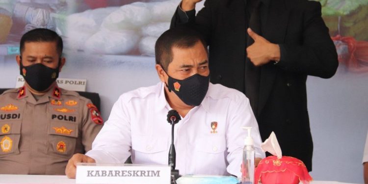 Kejar Target Vaksinasi COVID 1-2 Juta Per Hari, Polri Gandeng 30 BEM