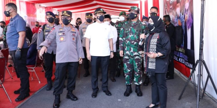 Panglima TNI dan Kapolri Keliling Jabar, DIY, Jatim dan Jateng Tinjau Vaksinasi Massal dan Pos Penyekatan