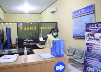 Satbrimob Polda Kepri Kembali Lakukan Penyemprotan Desinfektan Guna Mencegah Penyebaran Virus Covid-19