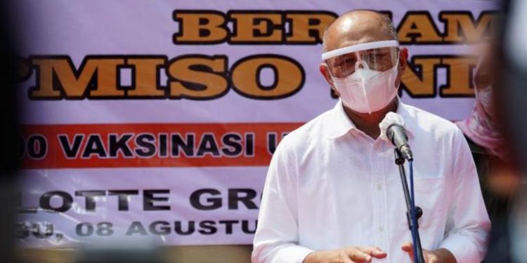 KemenkopUKM dan Papmiso Gelar Vaksinasi Bagi Pedagang Bakso di Bekasi