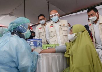 MenkopUKM Tinjau Vaksinasi Anggota KPBS Pangalengan