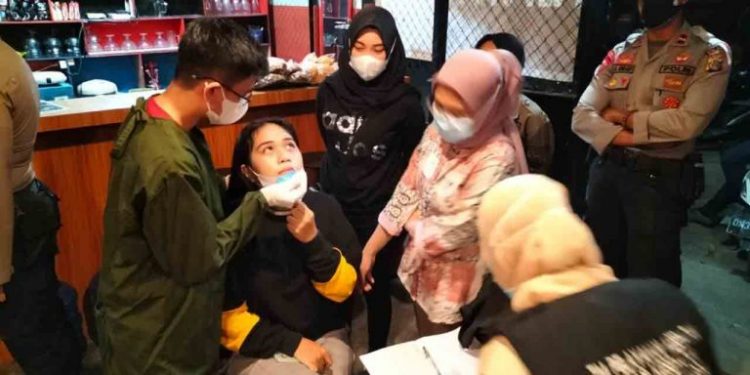 Gabungan Operasi Yustisi Dalam Penerapan PPKM Level 4 di Kota Luwuk