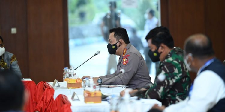 Kunjungan Kerja ke Kalsel, Kapolri Berikan Pengarahan Tangani Covid-19
