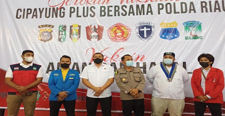 Polda Riau Dengan Cipayung Plus Gelar Vaksinasi Bagi Civitas Akademika UIN