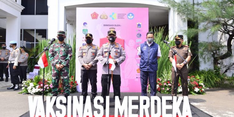 KAPOLRI Meluncurkan Gerakan Vaksinasi Gratis Untuk Mencapai Target Pada Hari Kemerdekaan