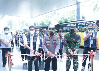 Kapolri Lepas Bus Vaksinasi Keliling Sasar Warga yang Tak Terjangkau