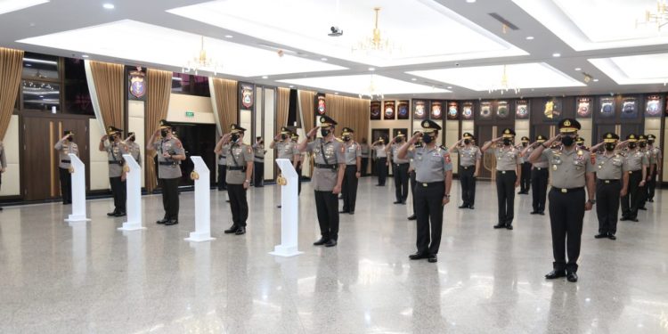Lantik AS SDM Hingga Kapolda Aceh, Kapolri: Dukung dan Tuntaskan Program Pemerintah Tangani Covid-19