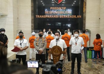 Polri Serahkan Tersangka dan Barbuk Kasus EDCCash ke JPU