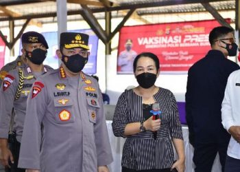 Tinjau Kegiatan Buruh di Banten, Kapolri Akan Perkuat Akselerasi Vaksinasi di Wilayah Aglomerasi