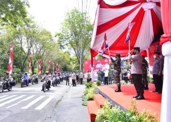 Tinjau Vaksinasi di Kaltim, Kapolri Minta Warga Mau Dirawat di Tempat Isolasi Terpusat