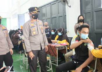 Rangkul Polbeng Polres Bengkalis Gelar Vaksinasi Massal