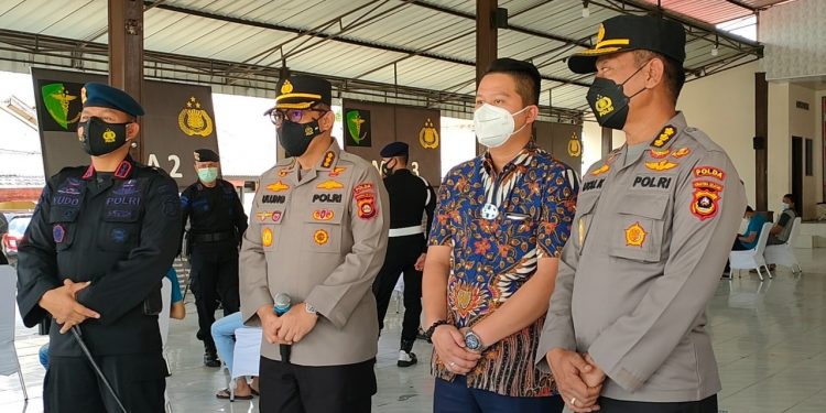 Alumni Akpol 95 Patiatama Polda Sumsel Laksanakan Vaksinasi Covid-19 untuk Masyarakat Umum