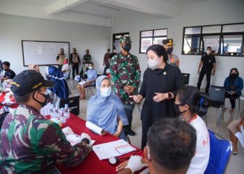 Puan Harap Tak Ada Warga yang Tertinggal Saat Vaksinasi di Jakbar