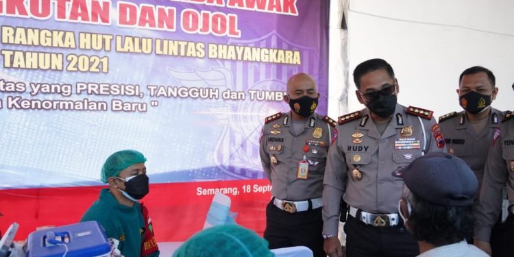Ditlantas Jateng Adakan Vaksinasi Massal Rangkul Driver Ojol dan Sopir Angkot dalam rangka HUT Lalu Lintas ke-66