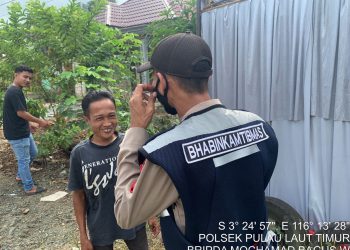 Warga Bhabinkamtibmas Berikan Edukasi Pencegahan Covid-19