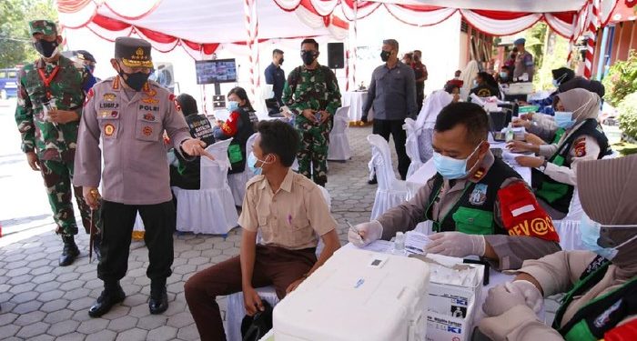 Kapolri Harap Target Pemerintah Terwujud Melalui Vaksinasi Serentak 10 Titik di NTB