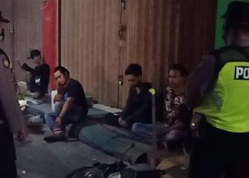 Polsek Godong Adakan Operasi Yustisi dengan Mendatangi Warung Angkringan