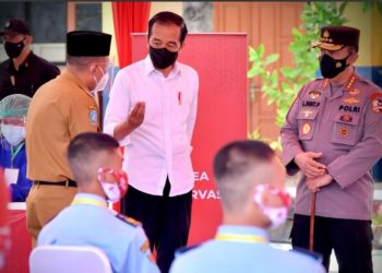 Presiden Joko Widodo Pantau Vaksinasi di Kabupaten Ponorogo