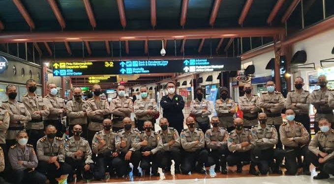 Polri Kirim 100 Resimen Vaksinator Covid-19 ke PON XX Papua
