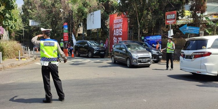 Polisi Berlakukan Ganjil Genap di Lembang KBB