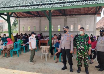 Gencarkan Vaksinasi Santri di Ponpes Al Munawar Desa Kunci