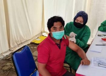 Polres Magelang Adakan Vaksinasi Di Gereja Theresia Salam