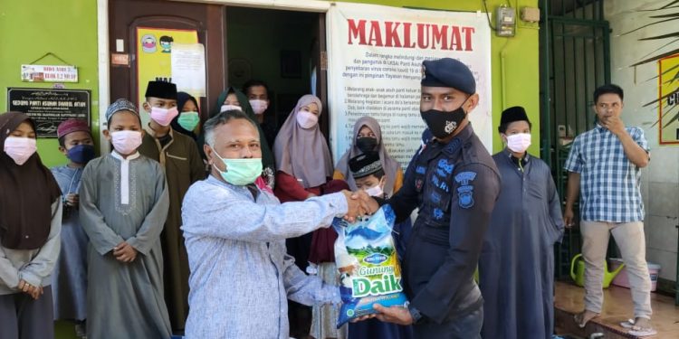 Bhakti Brimob Untuk Indonesia, Satbrimob Polda Kepri Salurkan Bantuan Bahan Pokok Bagi Panti Asuhan di Batam