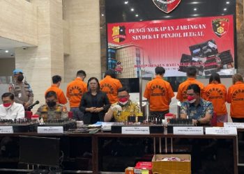 Polri Tangkap 7 Tersangka Saat Menggeledah Kantor Pinjol Ilegal Di Jakarta