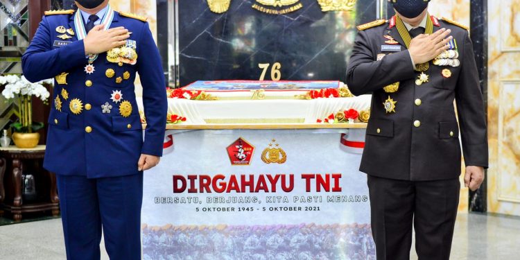 HUT ke-76 TNI, Kapolri: Sinergitas TNI-Polri Mutlak Sebagai Kekuatan Strategis Hadapi Tantangan
