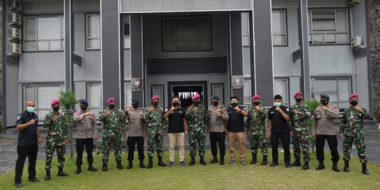HUT TNI Ke – 76 Tahun, Brimob Kepri Berikan Surprise Untuk Yonif RK 136/TS dan Yonif 10 Marinir /SBY