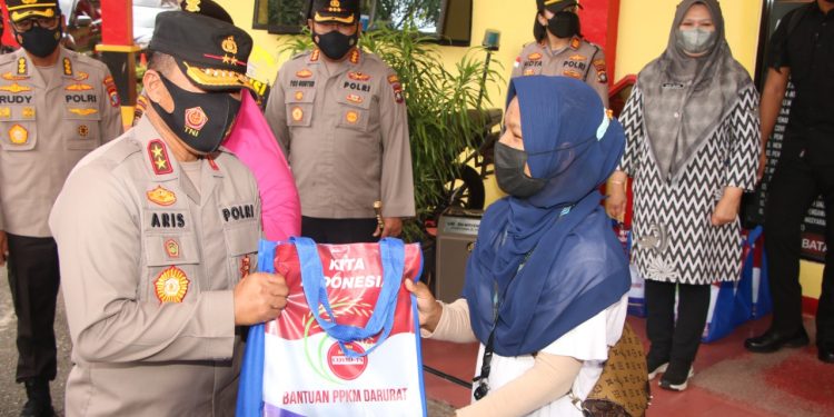 Irwasum Polri Komjen Pol Drs.Agung Budi Maryoto M.Si Tinjau Pelaksanaan Vaksinasi di Mapolsek Batam Kota – Polresta Barelang