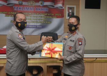 Irwasum Polri Menutup Pelaksanaan Audit Kinerja Polri Tahap II TA.2021 di Polda Kepri