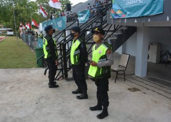 Ratusan Personel TNI-Polri Diterjunkan Untuk Pastikan Keamanan di Pertandingan Sepak Bola PON XX
