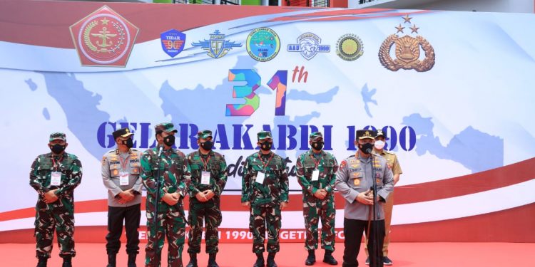 Jelang Libur Nataru, Kapolri Ingatkan Jajaran Waspadai Laju Pertumbuhan COVID-19