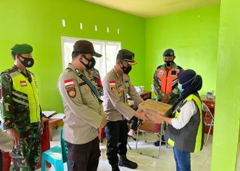 Kapolres Natuna Berikan Tambahan Minuman Suplemen Kepada Vaksinator