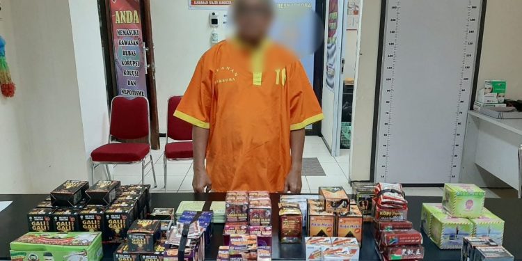 Lelaki Paruh Baya Penjual Obat Kuat Tanpa Izin Edar Berhasil Ditangkap Ditresnarkoba Polda Kepri