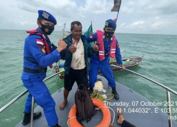 Nelayan Hilang Kontak di Laut, Tim SAR Satpolairud Polres Karimun Berhasil Menemukan